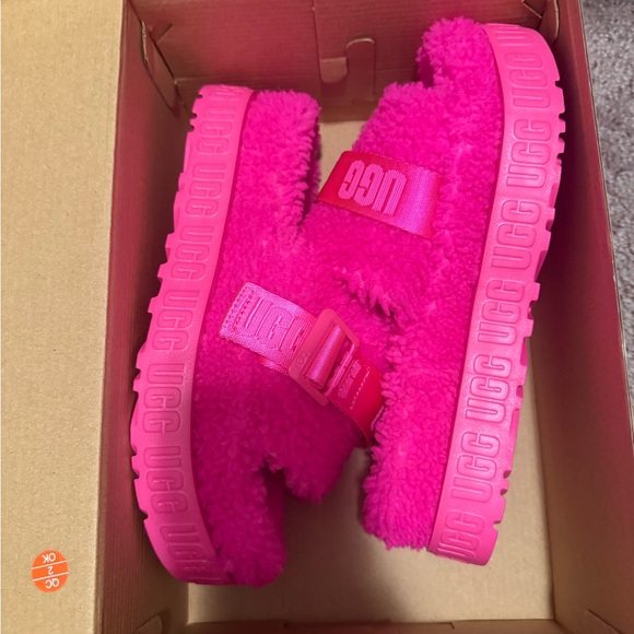 Authentic Pink UGG Fluffita - Picture 2 of 7